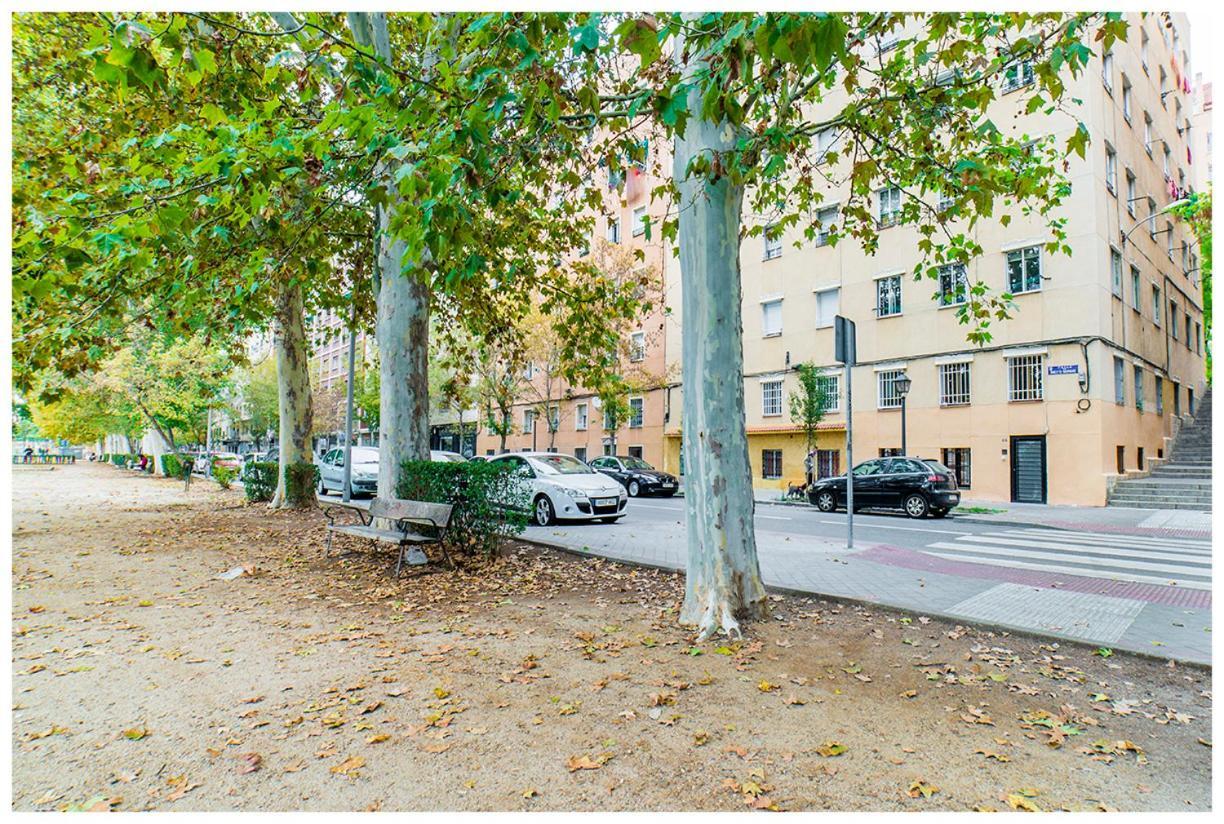 Apartamentos Madrid Rio Bagian luar foto